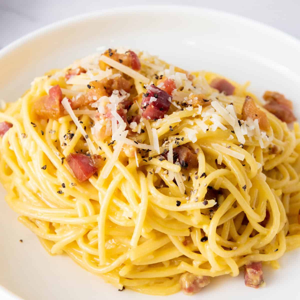 authentic italian spaghetti carbonara