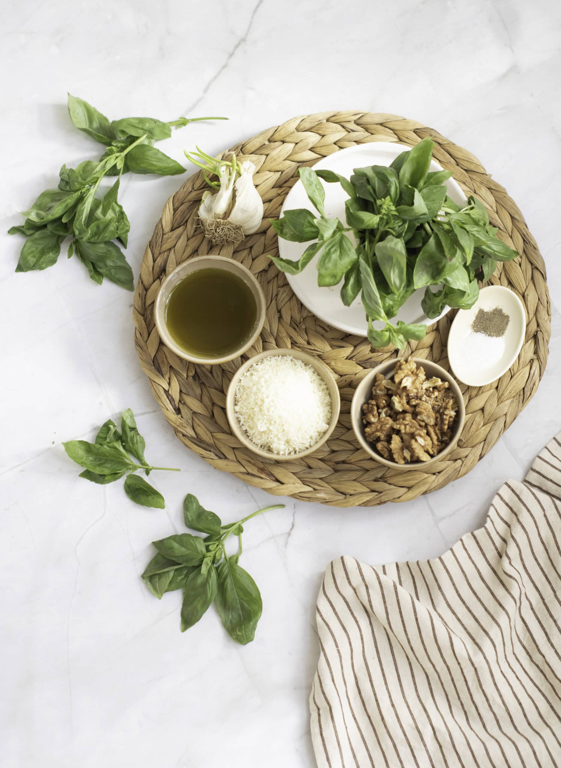 basil pesto sauce ingredients