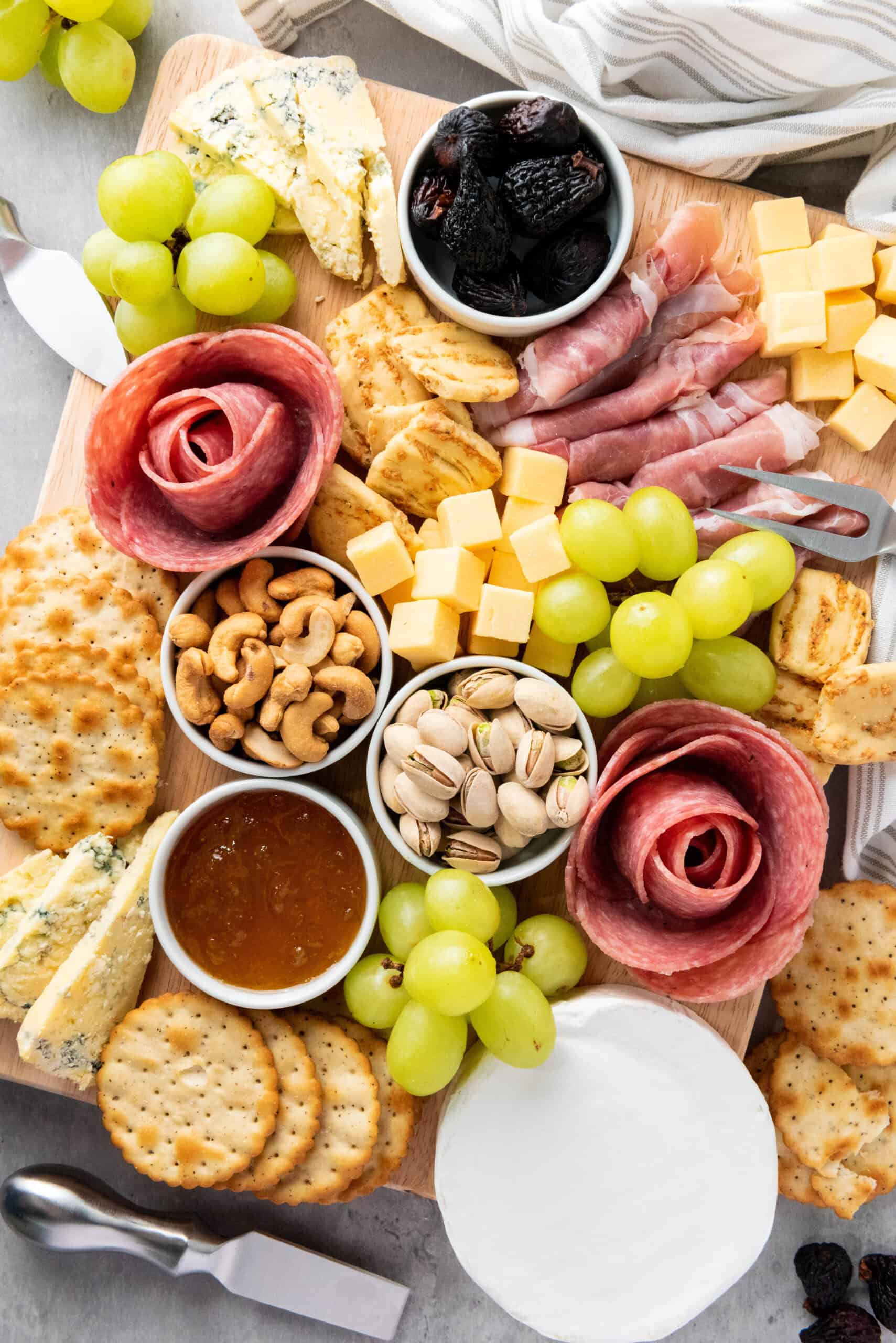 Easy Charcuterie Board Recipe